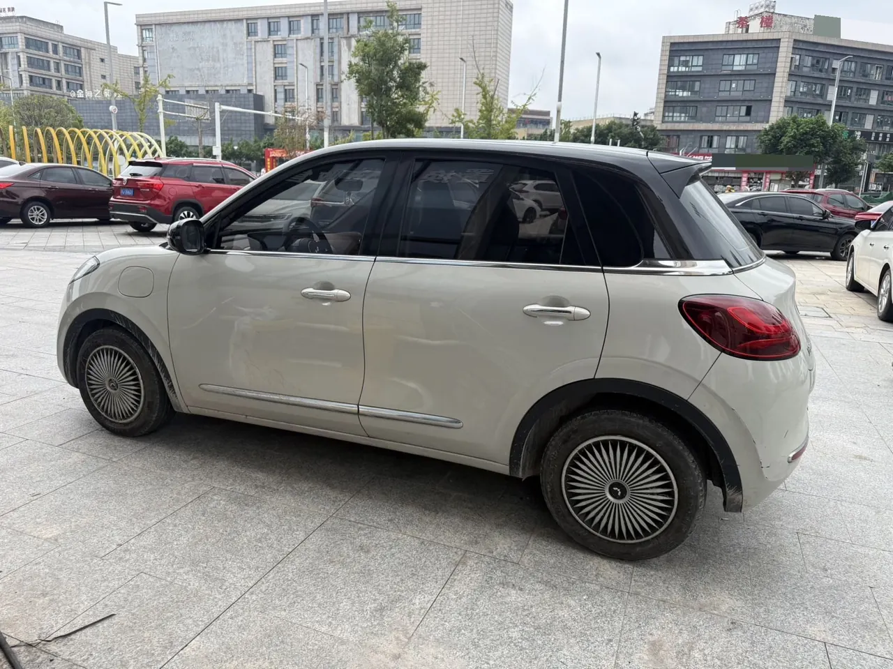 WuLing 2023 Plantronics 410km LingBox Exclusive Automatic Transmission 4