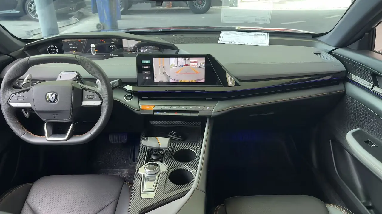 ChangAn 2022 UNI-V 1.5T honorable automatic gear 7