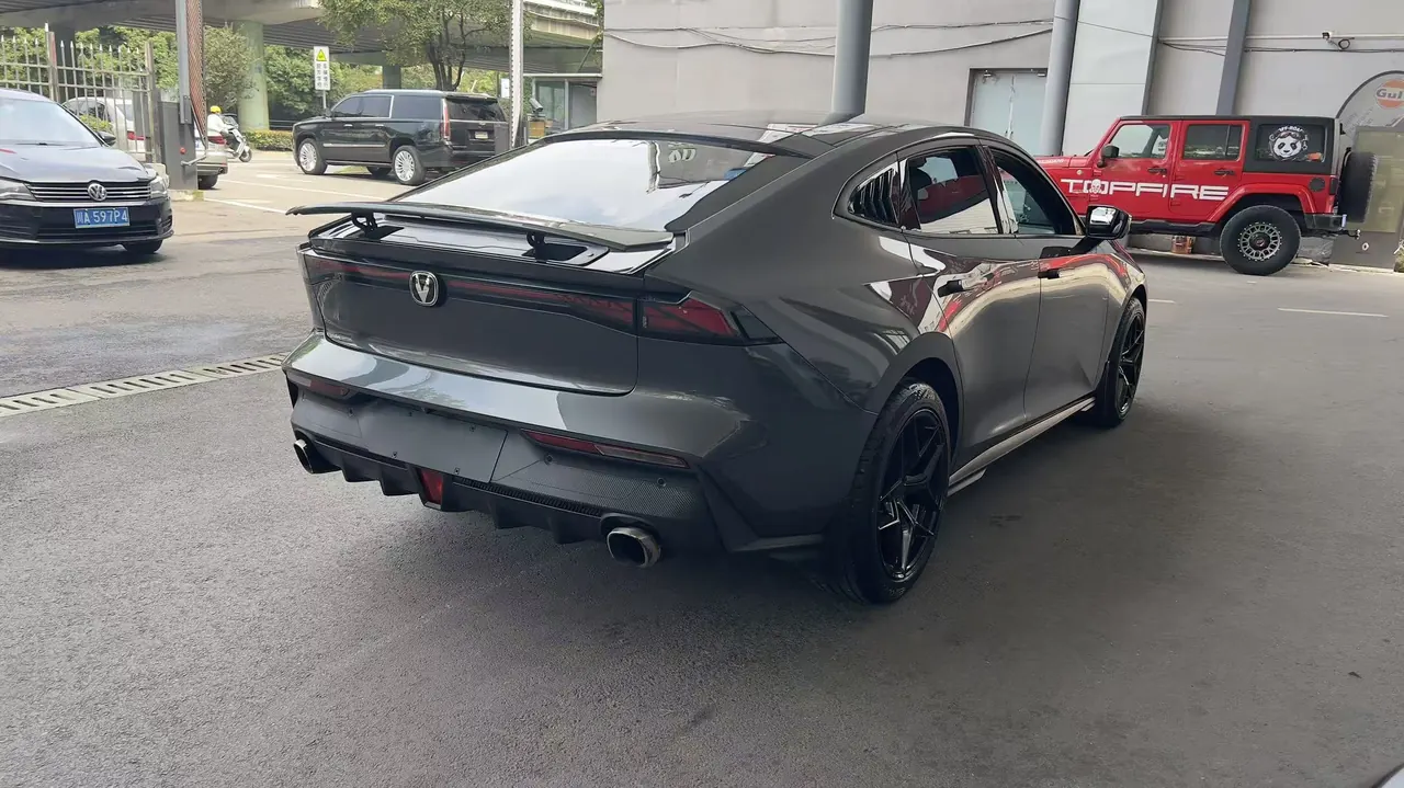 ChangAn 2022 UNI-V 1.5T honorable automatic gear 8