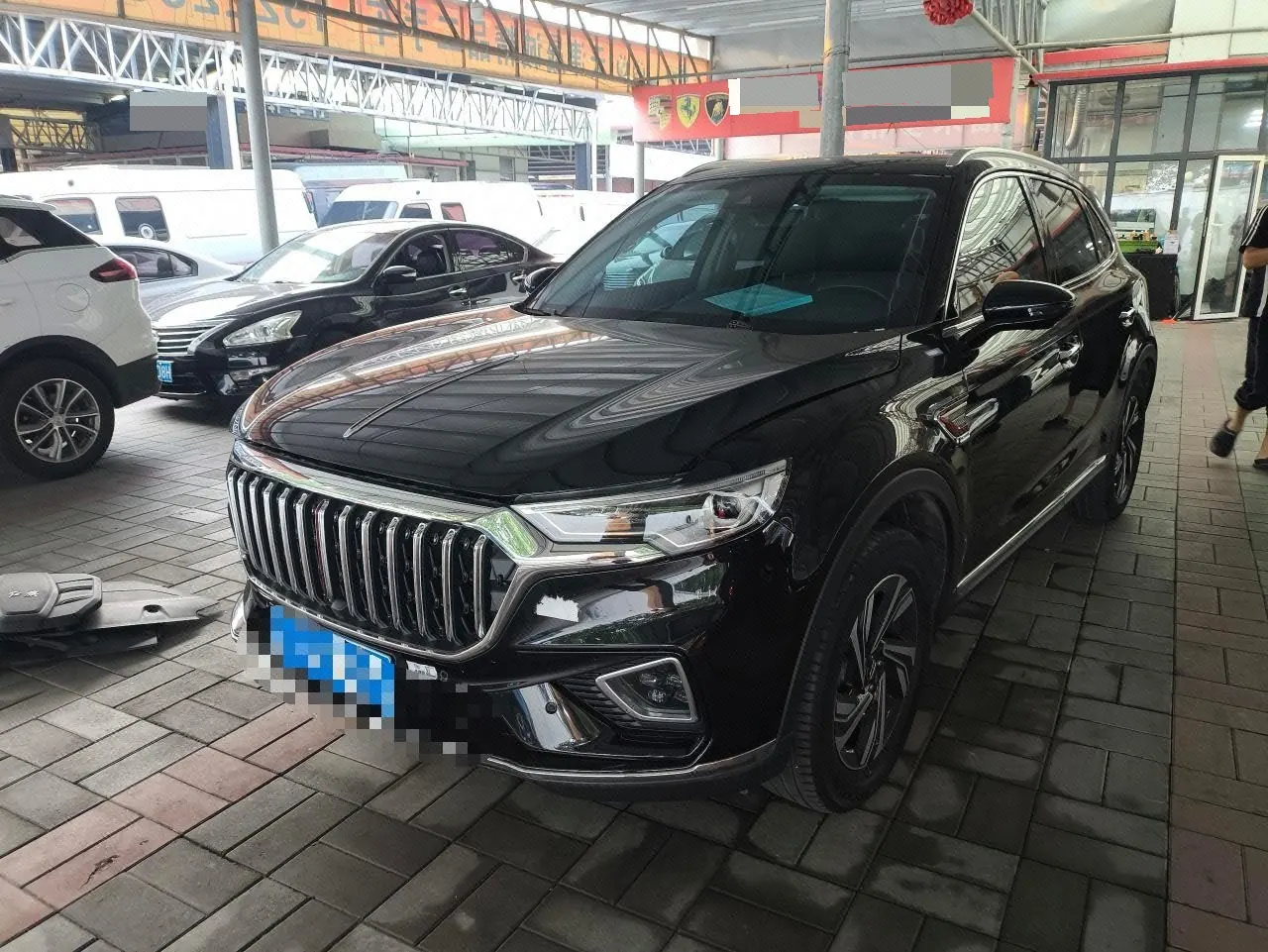 Open image lightbox: HongQi 2022 HS5 2.0T Zhilian Flag Edition Automatic Gear