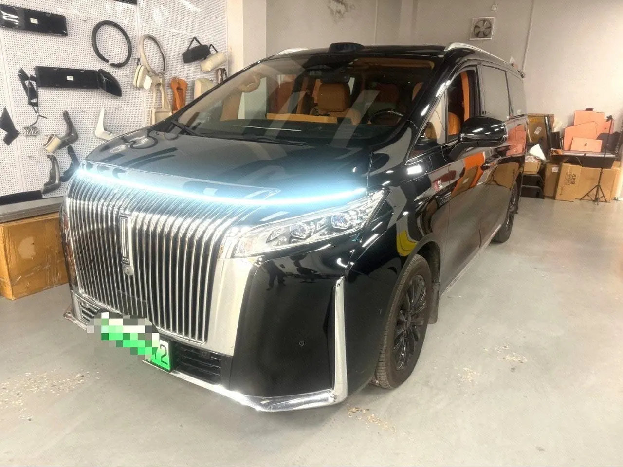 Открыть галерею: WEY 2025 VV7 Hi4 1.5T Four-Wheel-Drive Automatic Model