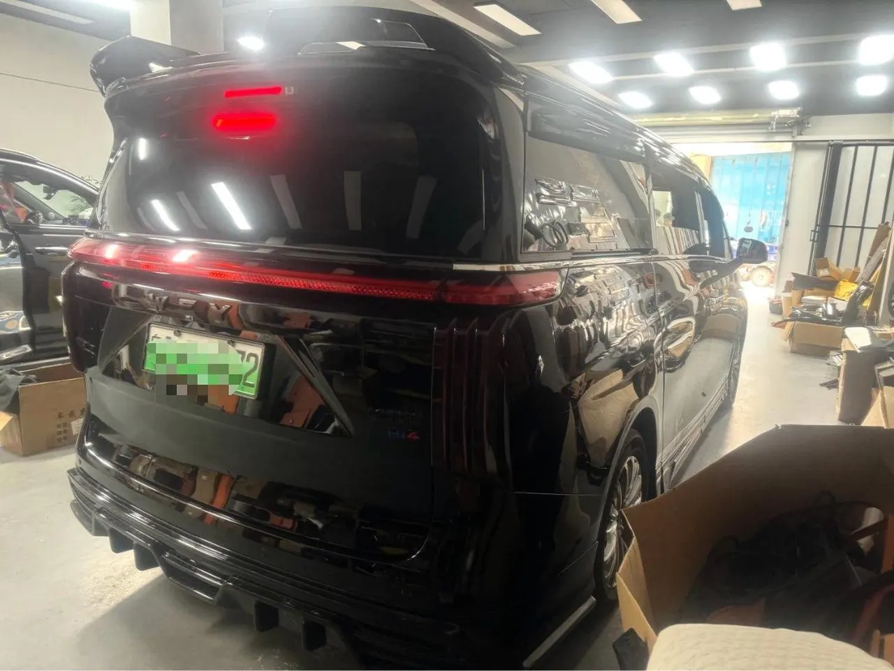 WEY 2025 VV7 Hi4 1.5T Four-Wheel-Drive Automatic Model 5