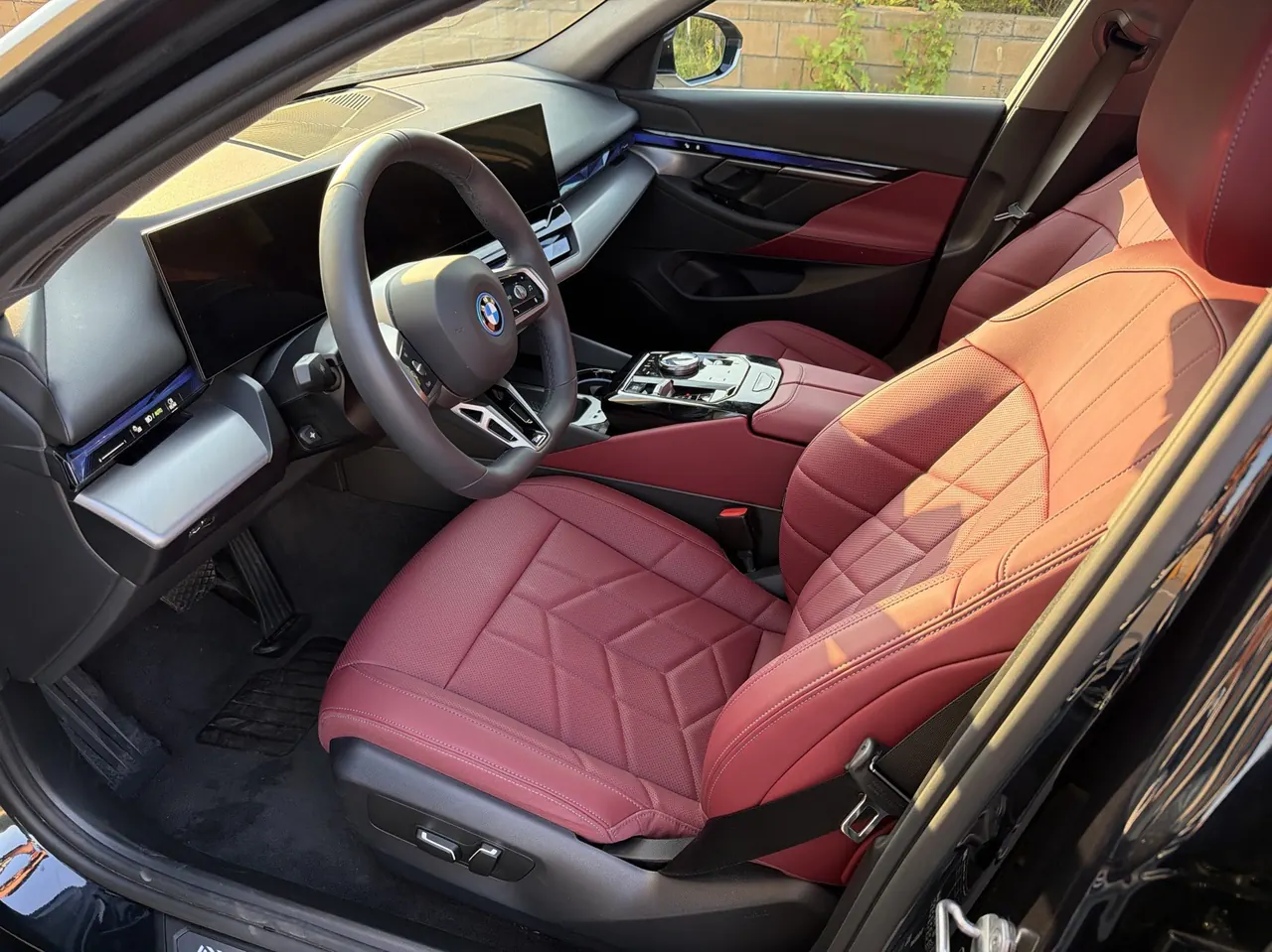 BMW 2025 i5 eDrive 35L M sports suit automatic gear 2