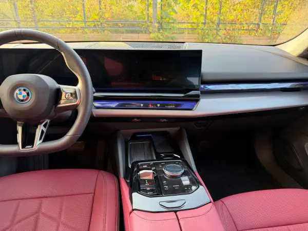 BMW 2025 i5 eDrive 35L M sports suit automatic gear 7