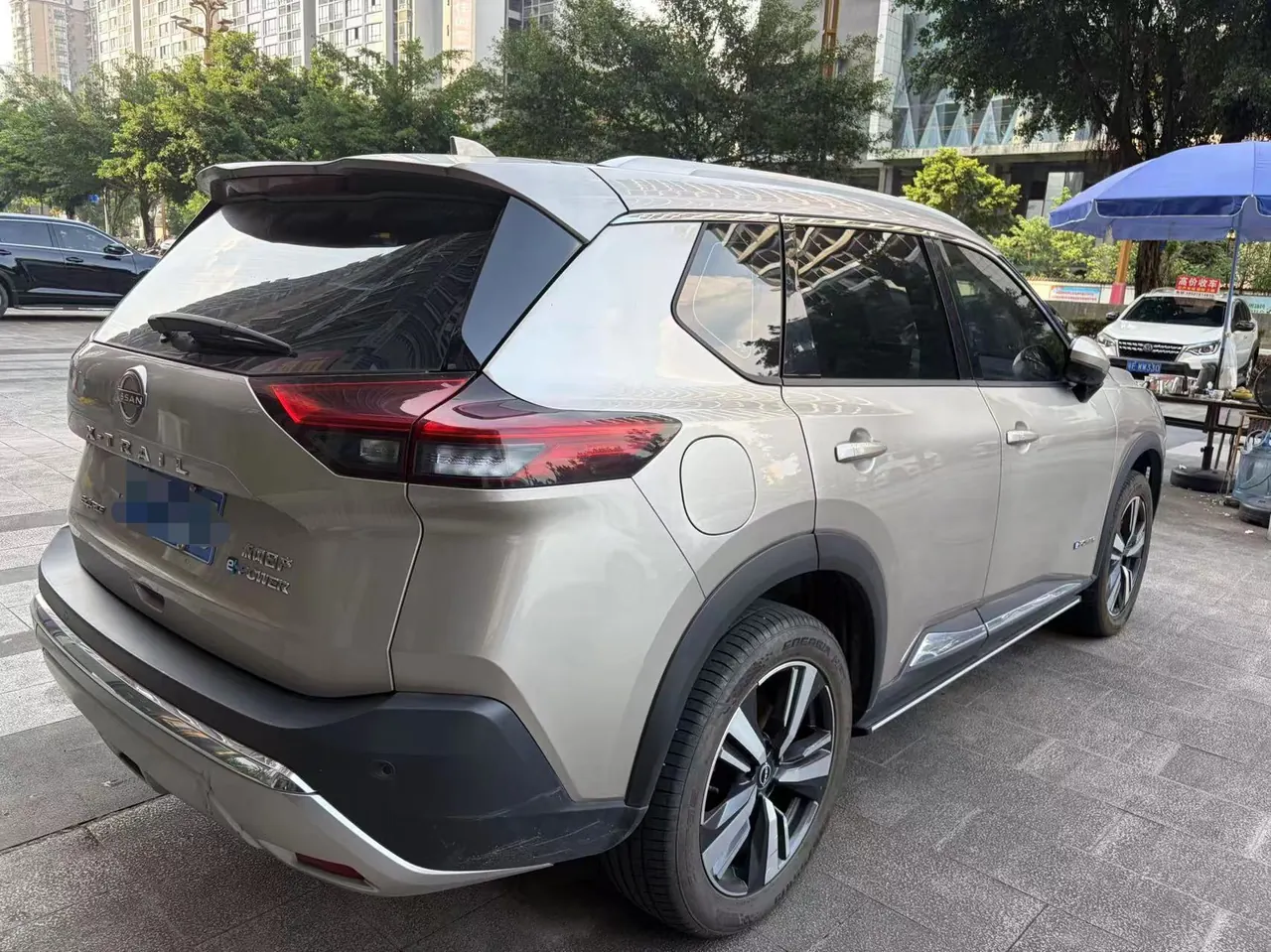 Nissan 2023 Qijun e-POWER 1.5 Super Mixed Dual Motor Four-wheel Drive Extreme Edition Automatic Gear 5