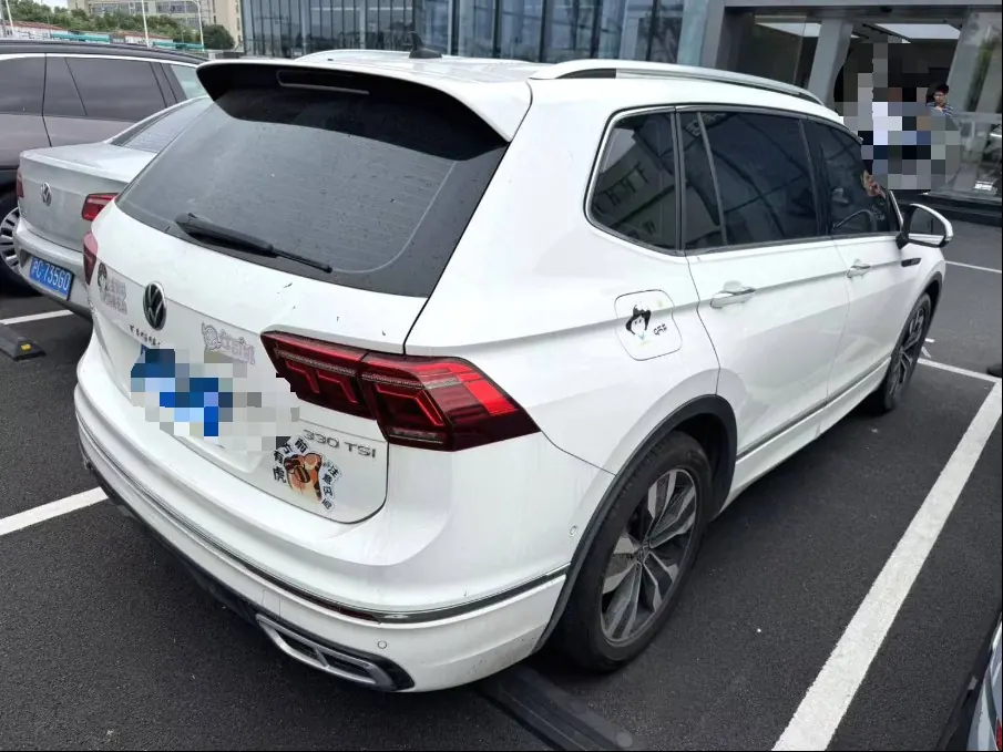 Volkswagen 2022 Tiguan L R-Line 2.0TSI 330TSI Two-Drive R-Line Ultimate Automatic Gear 2