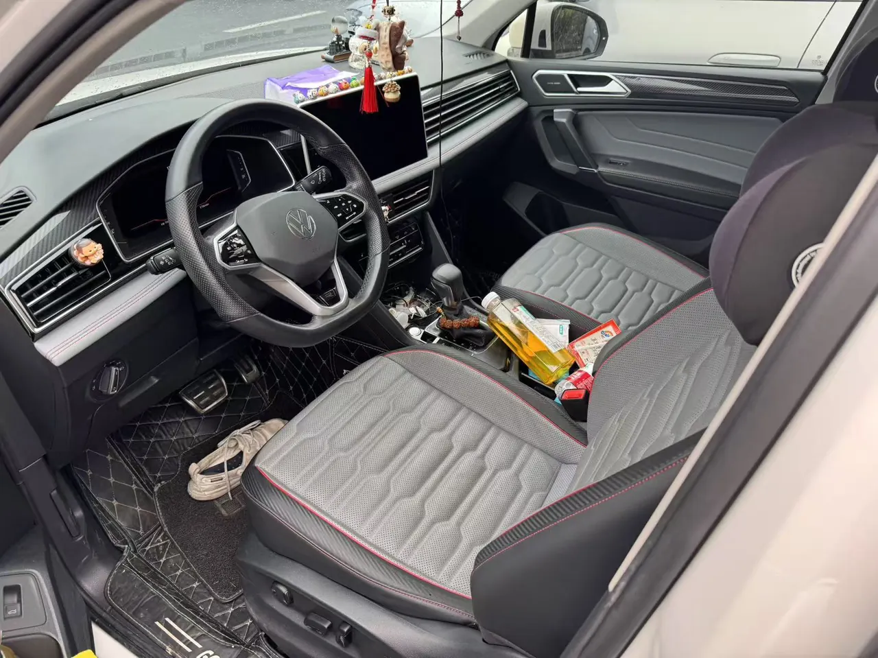 Volkswagen 2022 Tiguan L R-Line 2.0TSI 330TSI Two-Drive R-Line Ultimate Automatic Gear 3