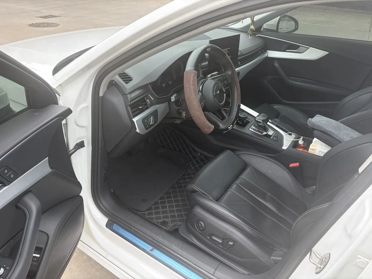 Audi 2022 A4L 2.0TFSI 40TFSI Fashion Dynamic Automatic 2