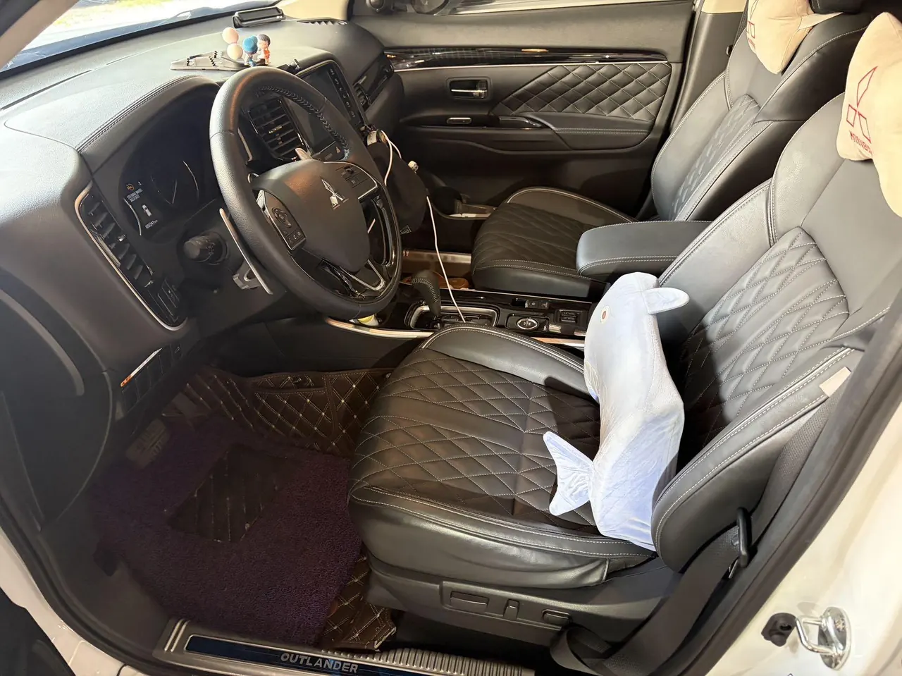 Mitsubishi 2021 Outlander 2.4 stepless four-wheel drive to enjoy the version of 7-seat automatic gear 4