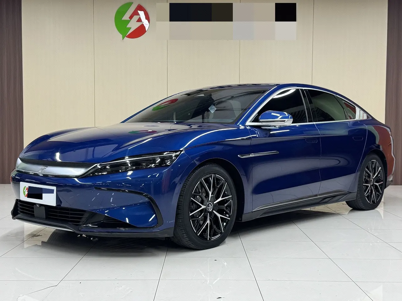 Открыть галерею: BYD 2022 Han Chuangshi version 610KM four-wheel drive exclusive automatic transmission