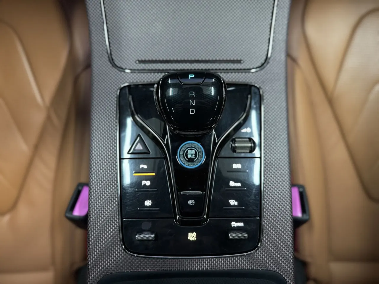 BYD 2022 Han Chuangshi version 610KM four-wheel drive exclusive automatic transmission 13
