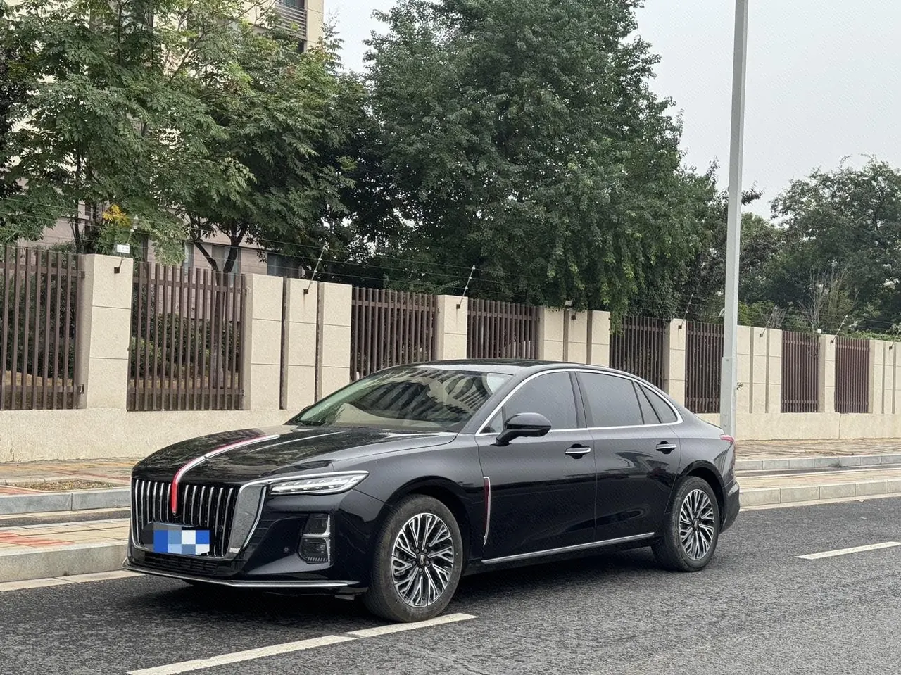 Open image lightbox: HongQi 2025 H5 2.0T Flag Chang 500000 Commemorative Automatic Gear