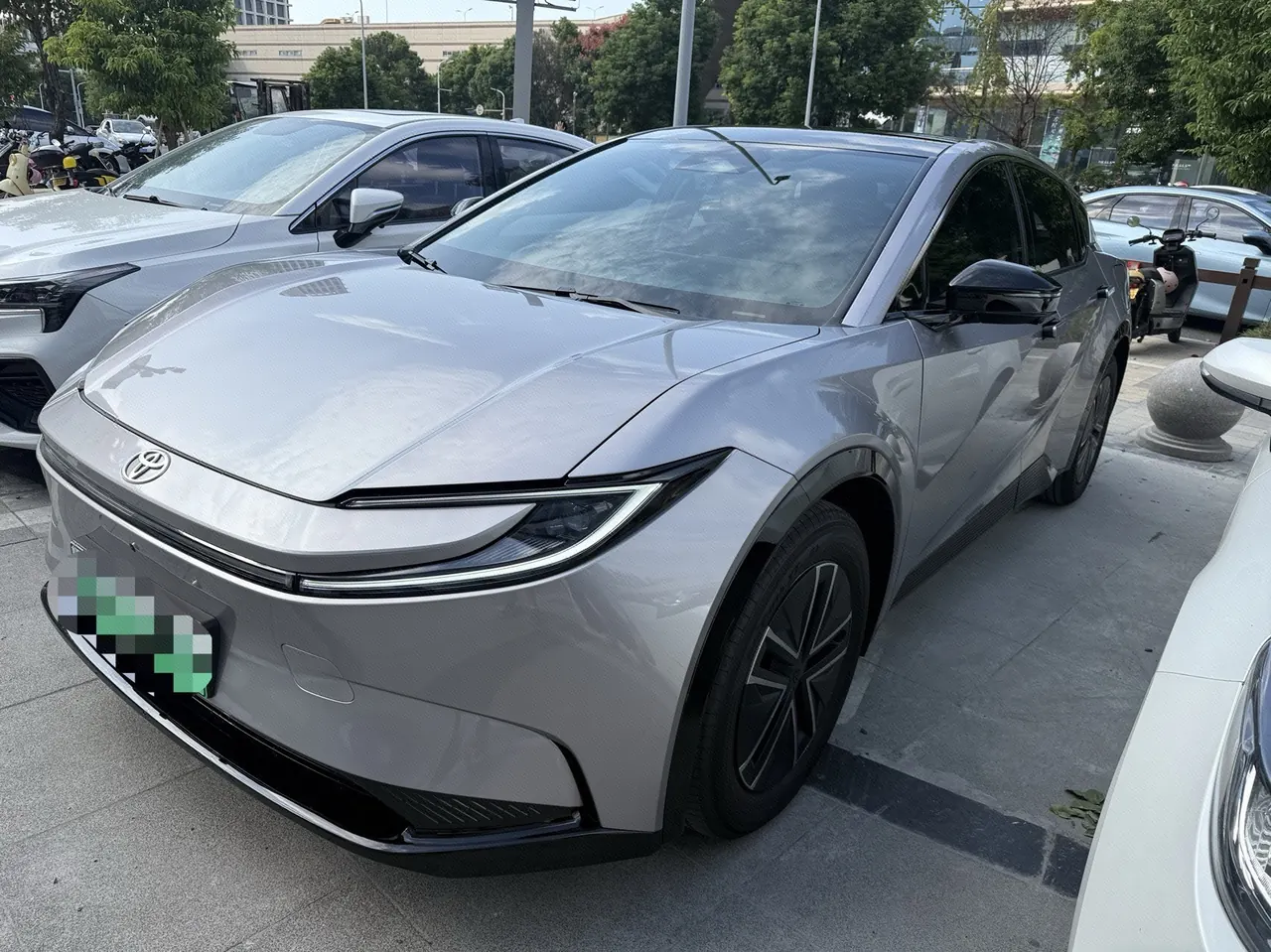 Toyota 2025 bZ 5 550 PRO automatic gear - View 1