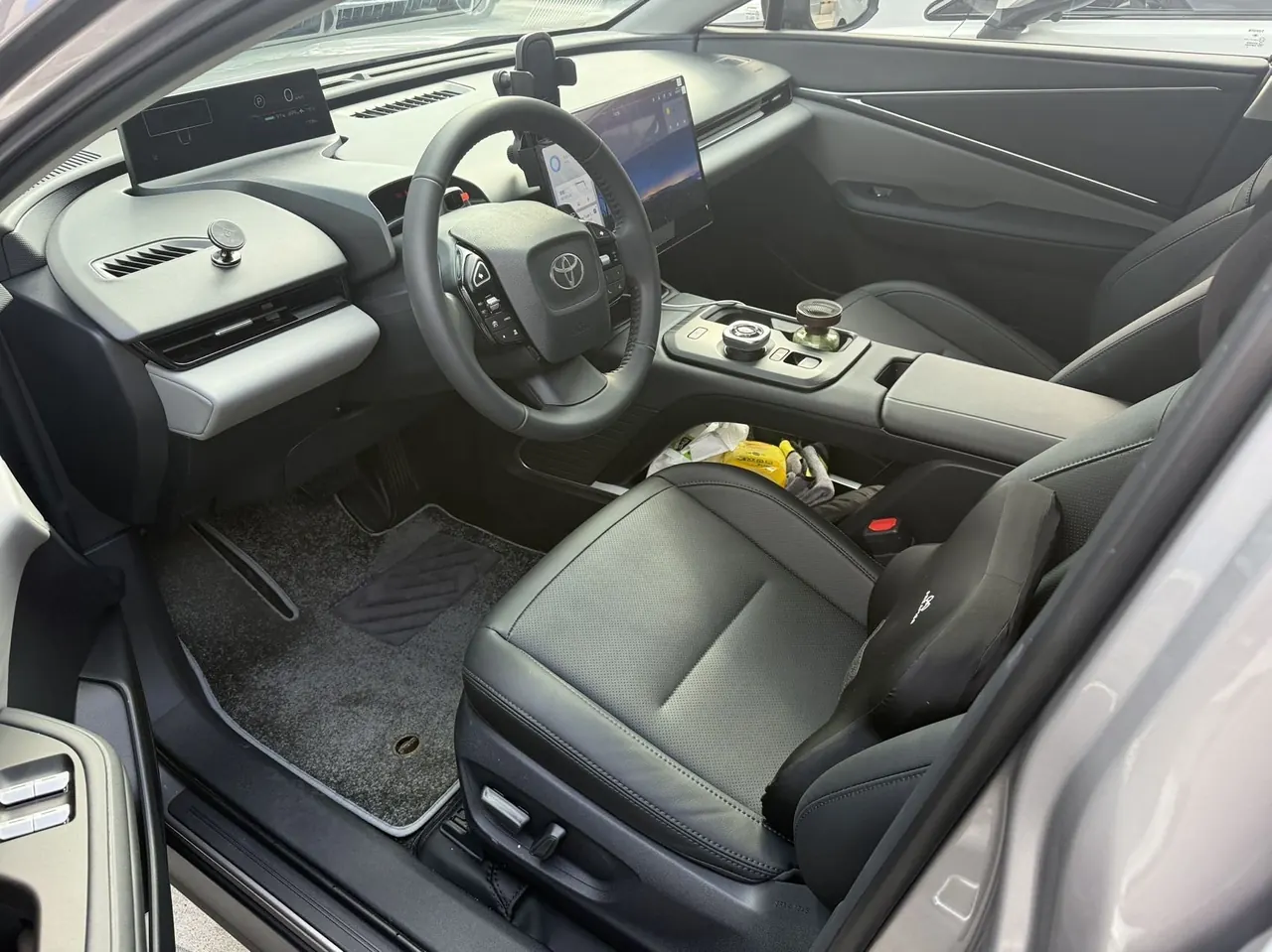 Toyota 2025 bZ 5 550 PRO automatic gear 2