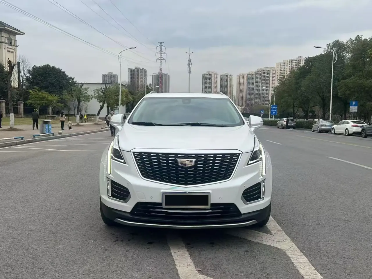 Cadillac 2024 XT5 48V 2.0T Two-Drive Fashion Automatic Gear 2