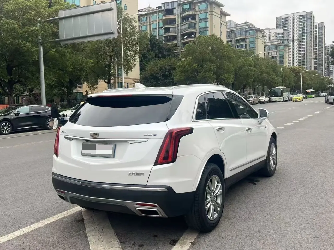Cadillac 2024 XT5 48V 2.0T Two-Drive Fashion Automatic Gear 4