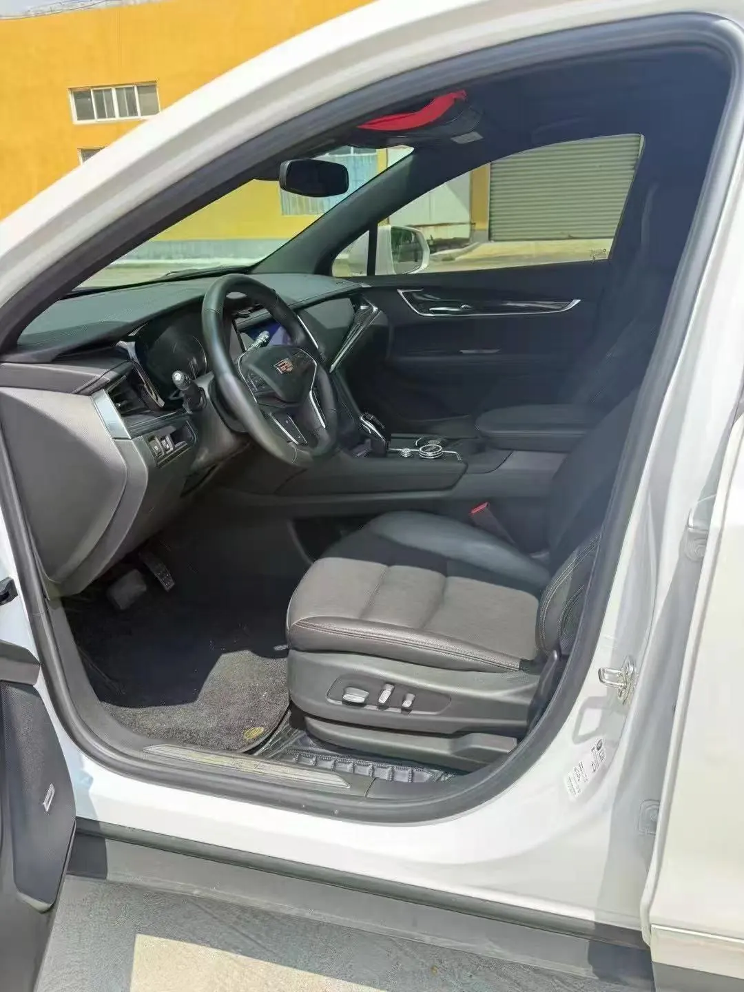 Cadillac 2024 XT5 48V 2.0T Two-Drive Fashion Automatic Gear 6