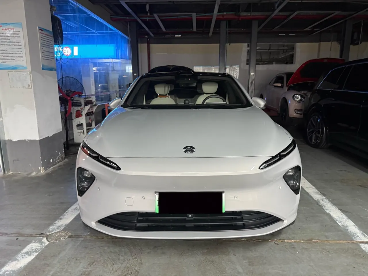 NIO 2023 ET7 75kWh automatic gear 2