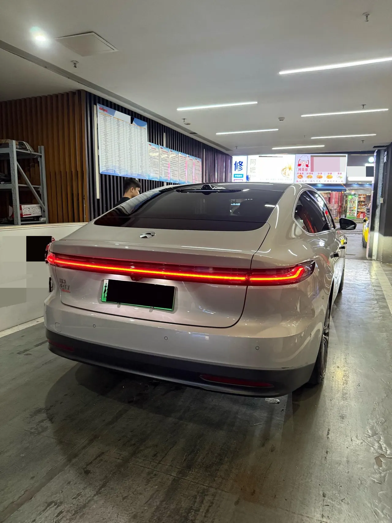 NIO 2023 ET7 75kWh automatic gear 4
