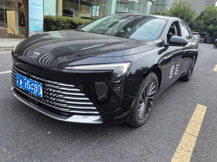 Открыть галерею: Buick 2025 LaCrosse 2.0T 28T Platinum Edition, automatic transmission