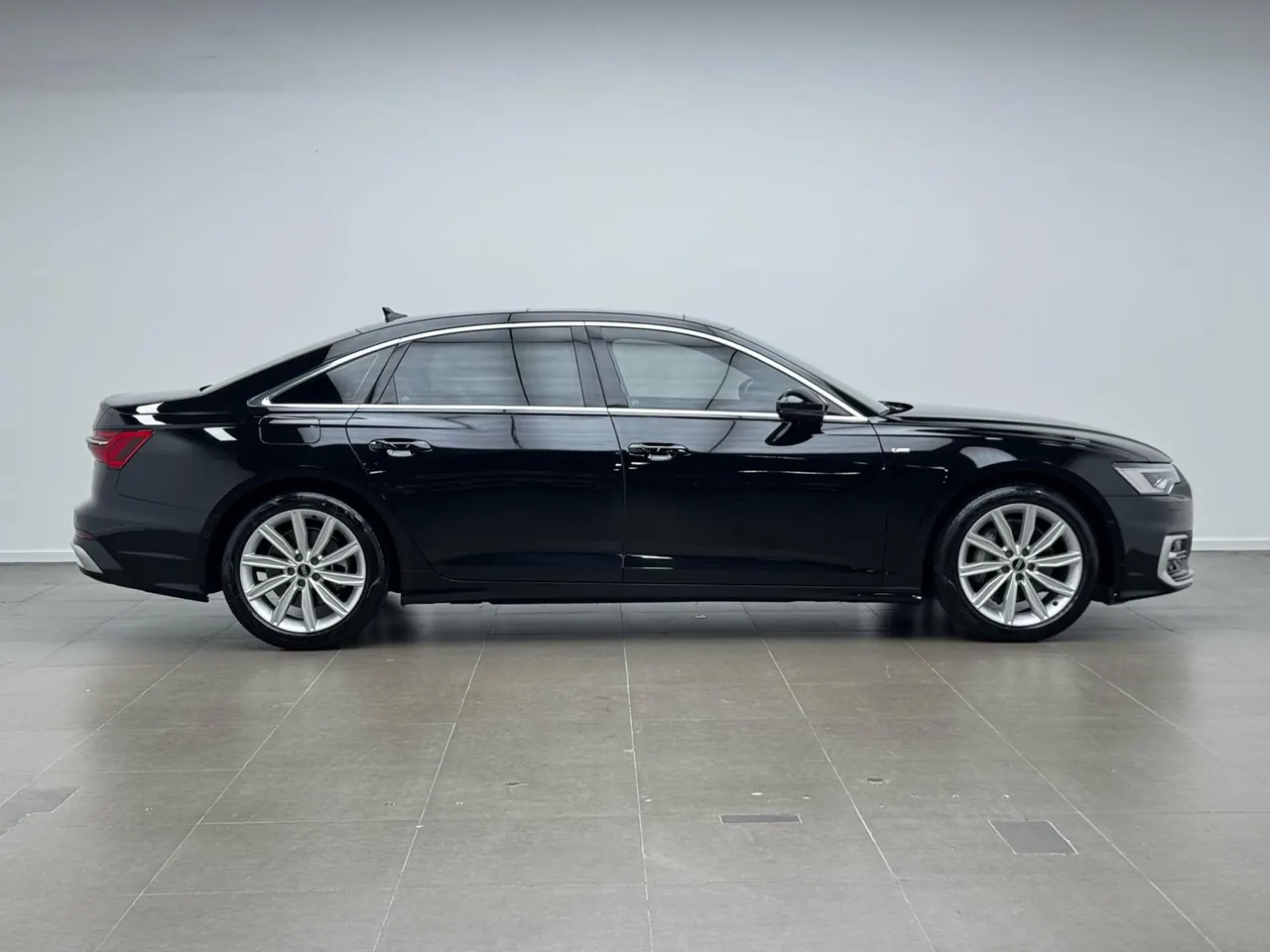 Audi 2024 A6L 2.0TFSI 45TFSI Selected Dynamic Automatic 8
