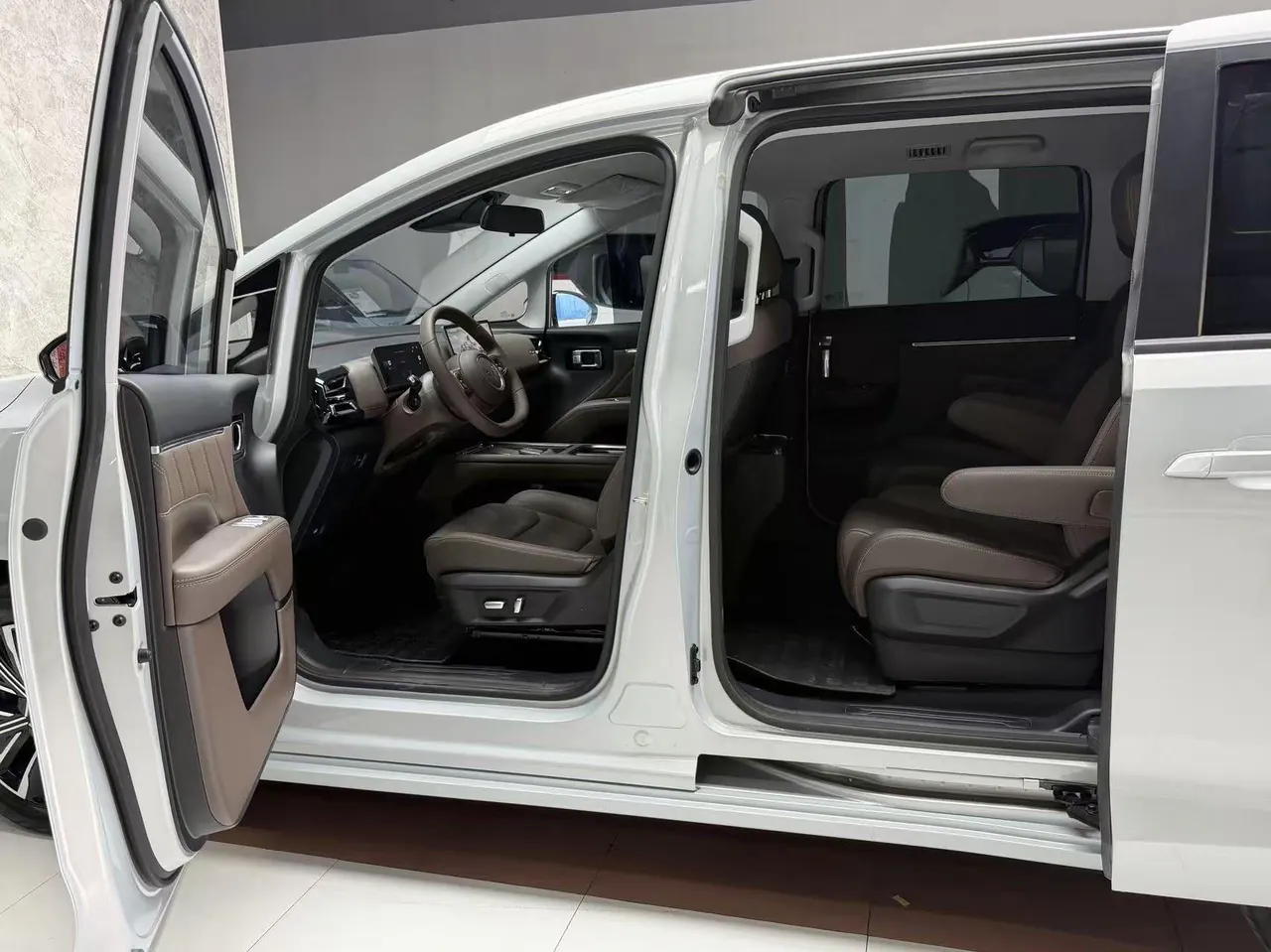WuLing 2026 Starlight 730 500km Exclusive Automatic Gear 4
