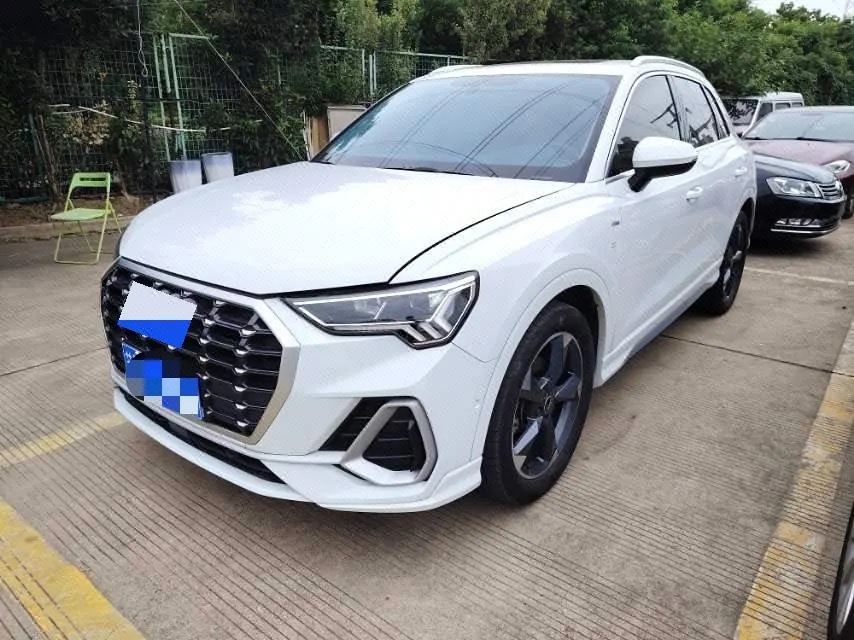 Open image lightbox: Audi 2023 Q3 1.5TFSI 35TFSI Fashion Dynamic Automatic