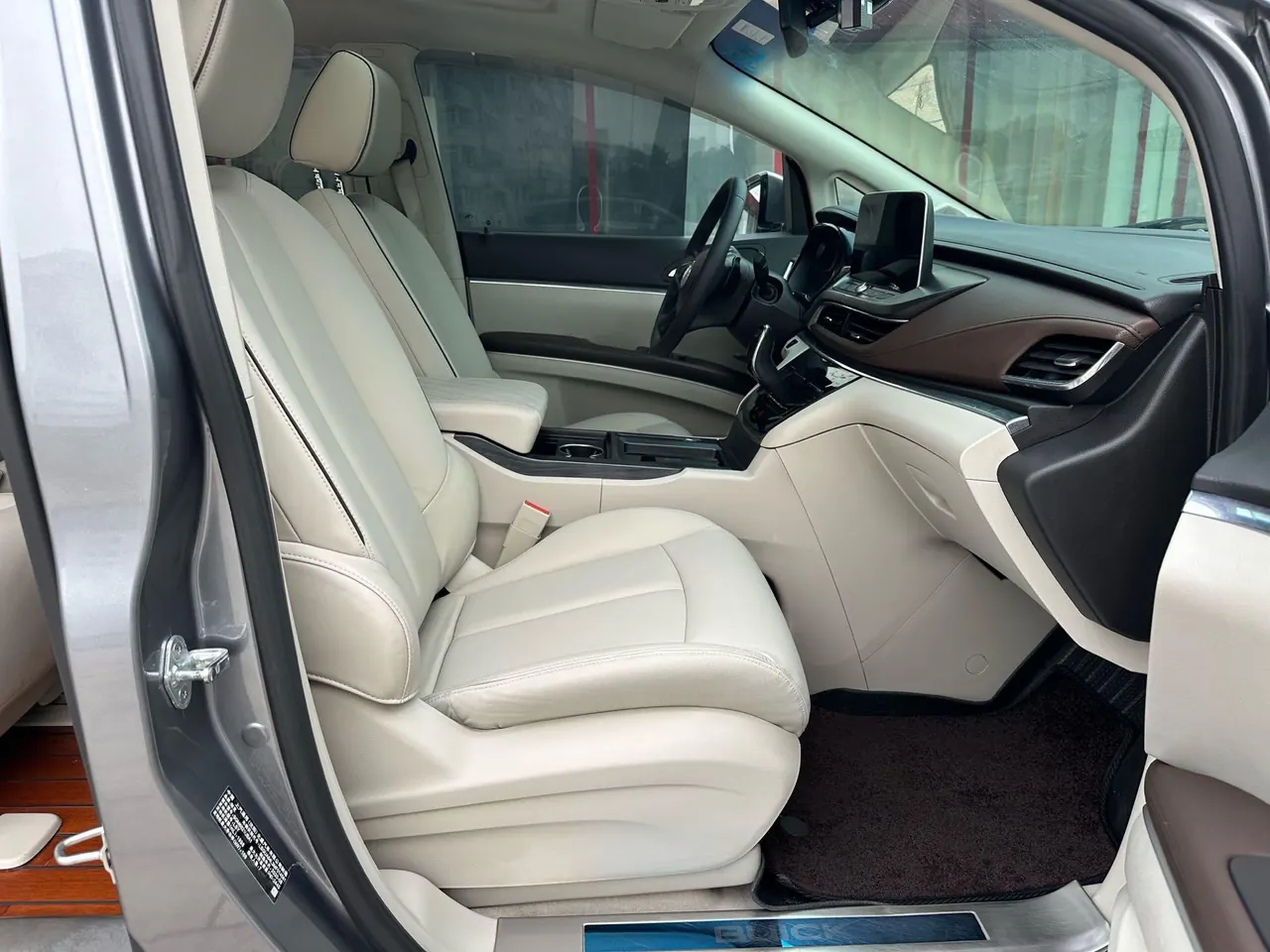 Buick 2020 GL8 Land Business Class 2.0T 652T Luxury Automatic Gear 8