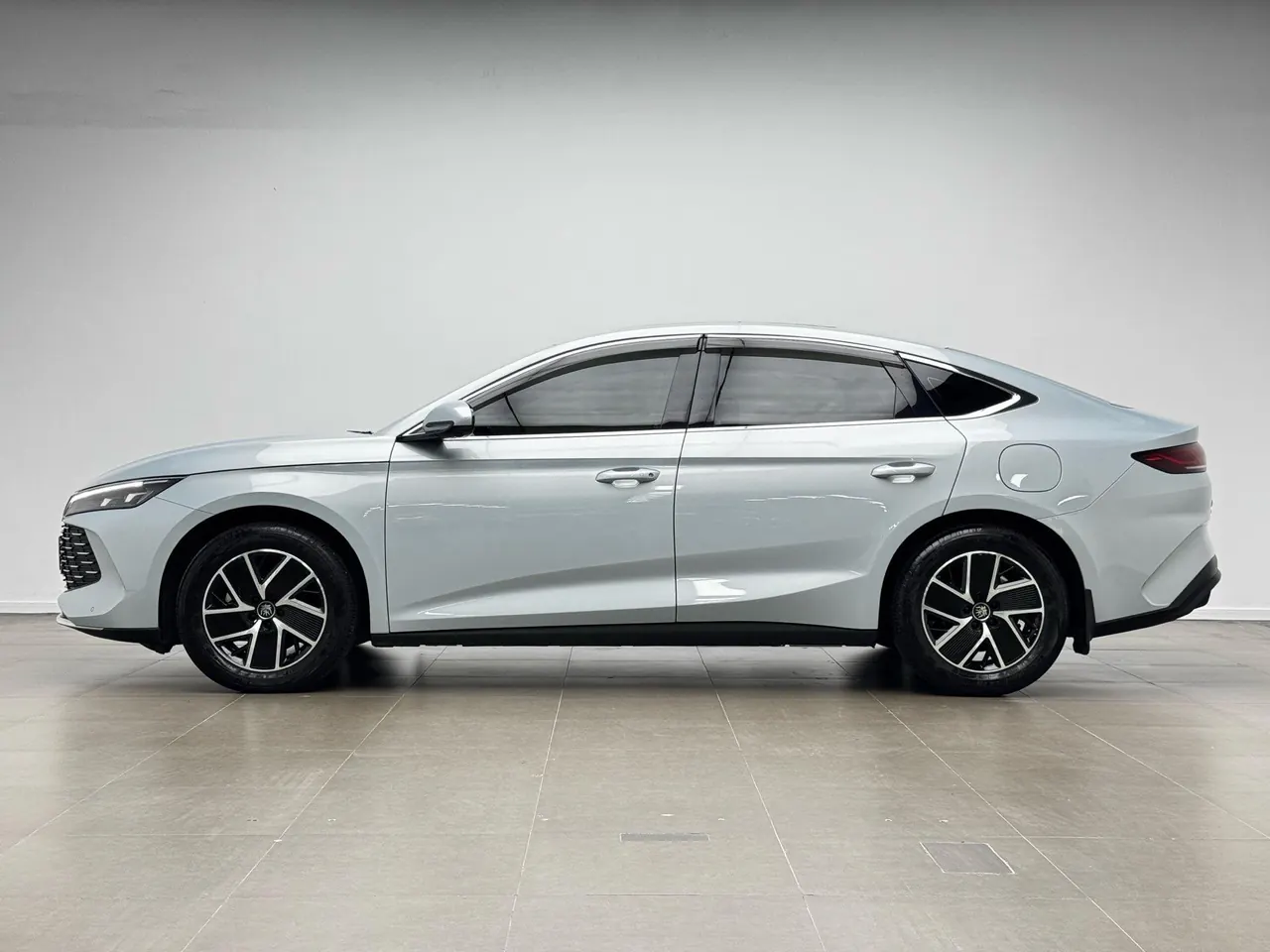 BYD 2024 Qin L DM-i 1.5 stepless 120KM leading automatic gear 4