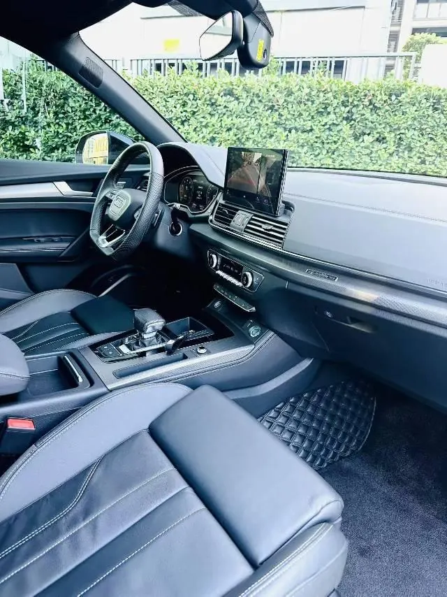 Audi 2024 Q5L 2.0TFSI 45TFSI luxury dynamic automatic transmission 9