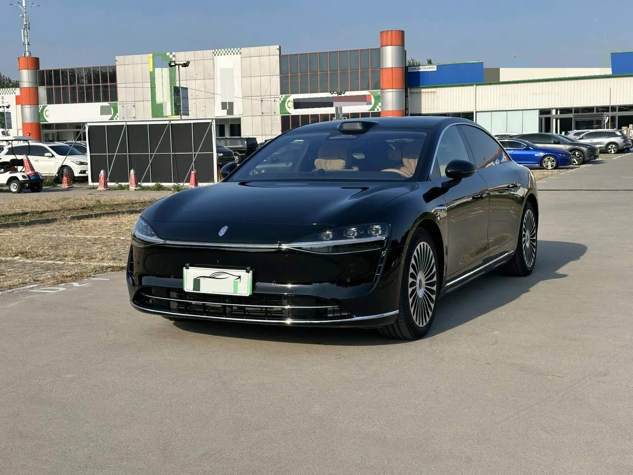 Открыть галерею: Luxeed 2026 S9 Ultra Rear Drive 53kWh(896 Line Laser Radar) Automatic Gear