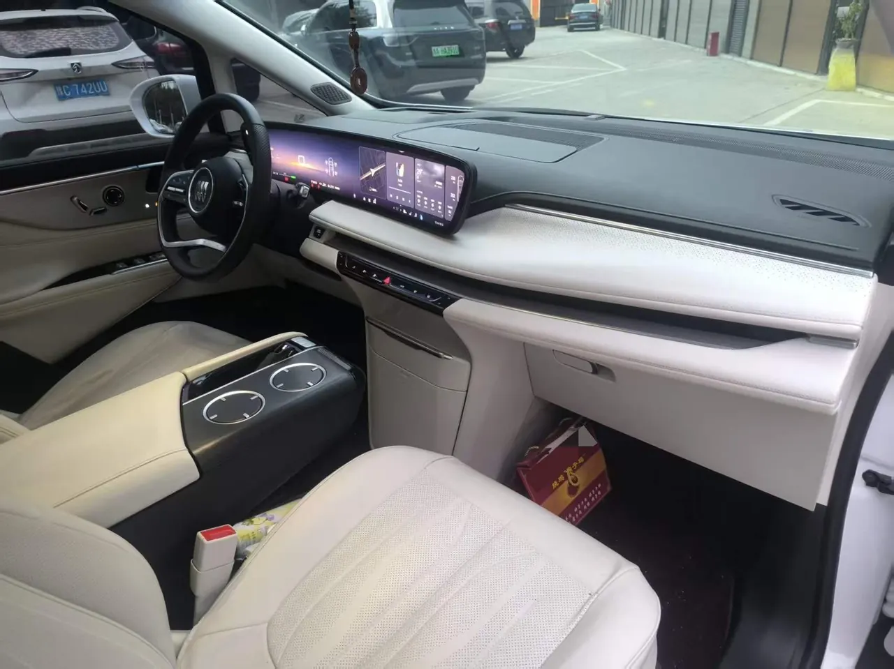 Buick 2024 GL8 Lu Zun PHEV 1.5T Exclusive Edition 7-seat Automatic Gear 5