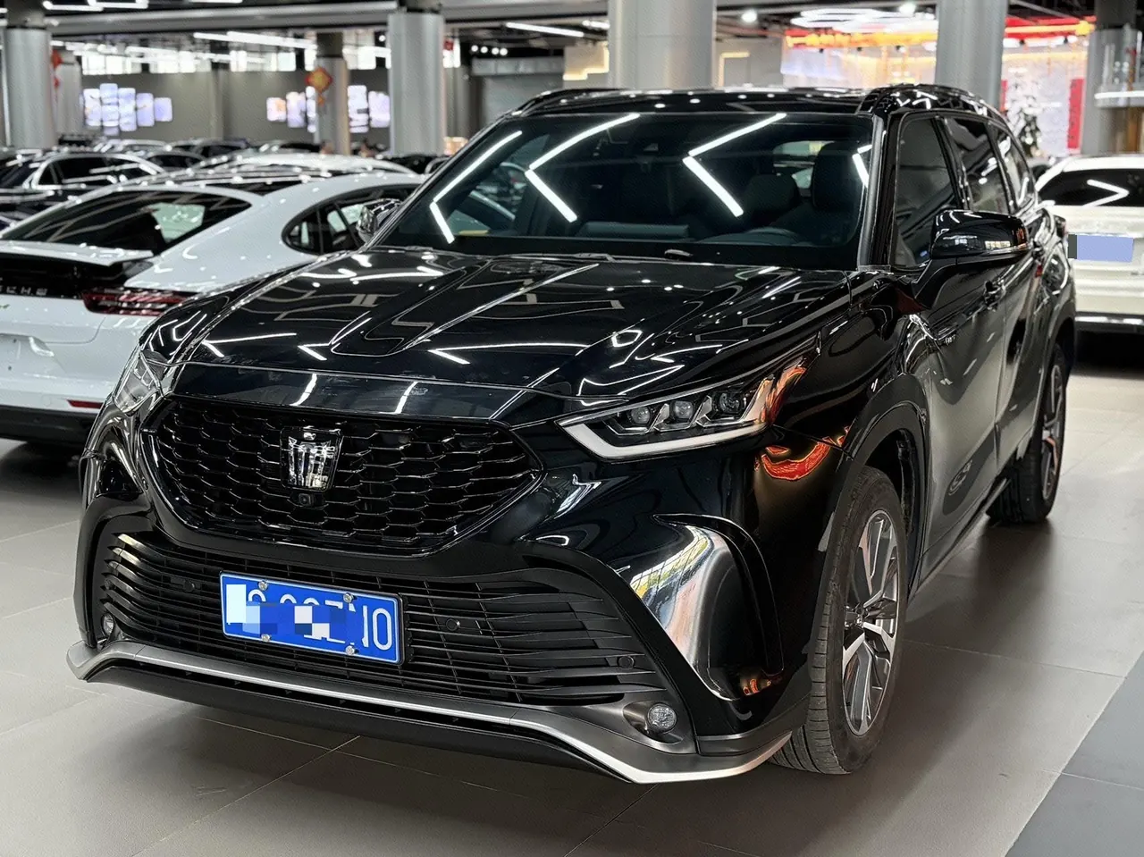 Открыть галерею: Toyota 2024 Crown Land Release HEV 2.5 Stepless Four-wheel Drive Premium Edition Automatic Gear