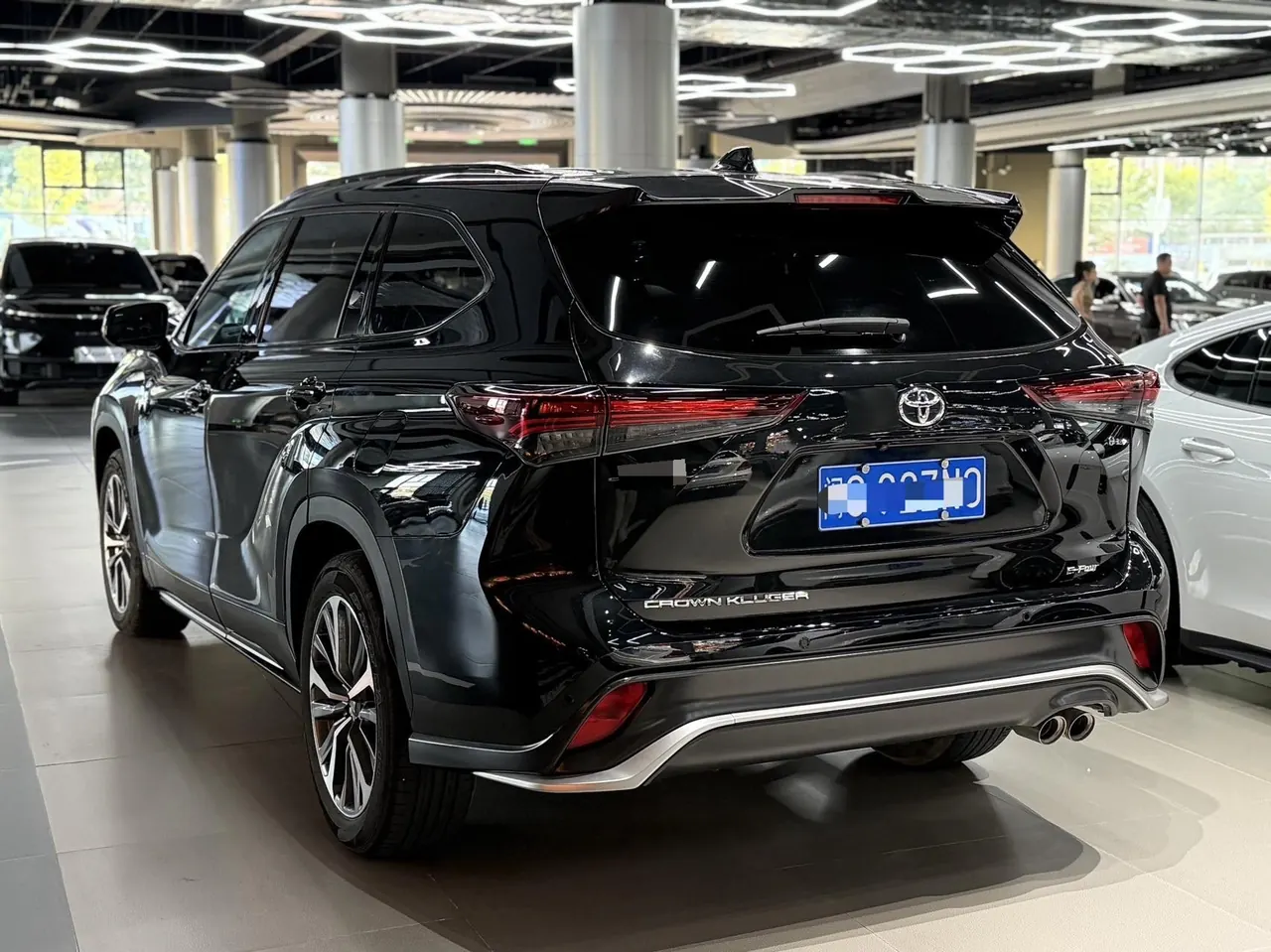 Toyota 2024 Crown Land Release HEV 2.5 Stepless Four-wheel Drive Premium Edition Automatic Gear 5