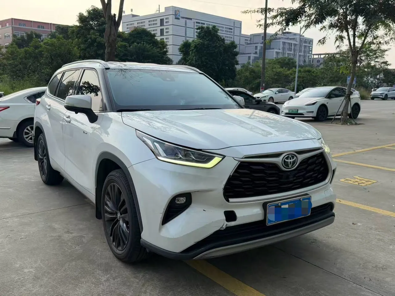 Toyota 2024 Highlander Dual Engine 2.5 Stepless Intelligent Electric Hybrid Two-Drive Elite Edition 5-seat Automatic Transmission 3