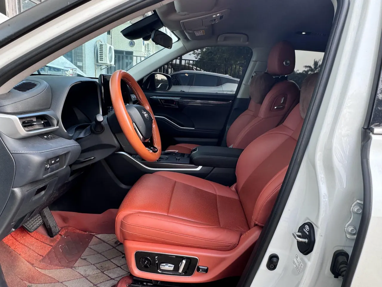 Toyota 2024 Highlander Dual Engine 2.5 Stepless Intelligent Electric Hybrid Two-Drive Elite Edition 5-seat Automatic Transmission 9