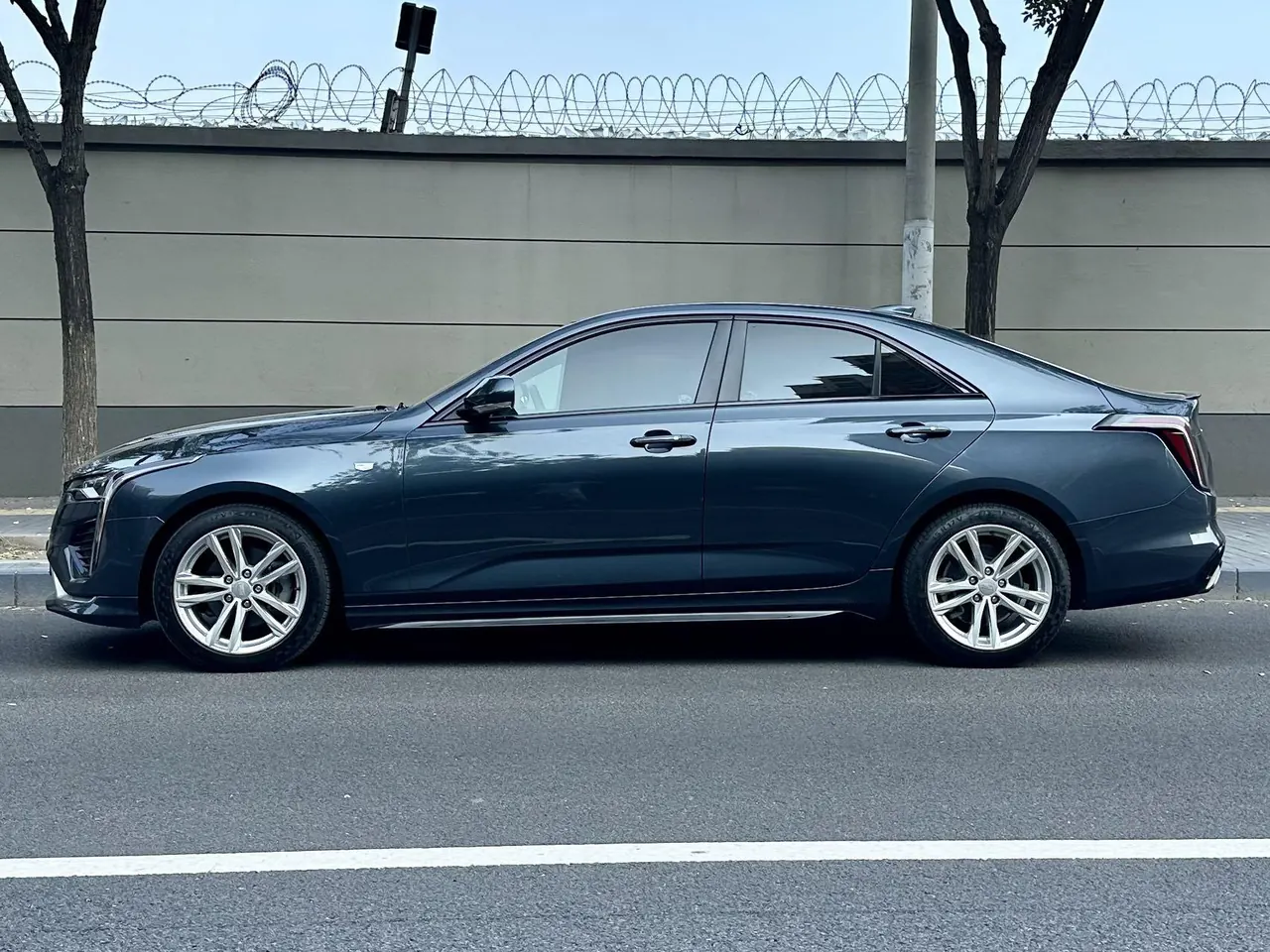 Cadillac 2020 CT4 2.0T 28T fashion automatic gear 3