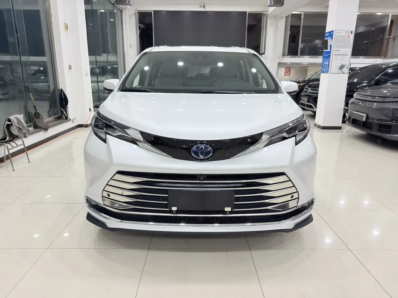 Toyota 2024 Sana 2.5 Stepless Comfort Edition Automatic Gear 2