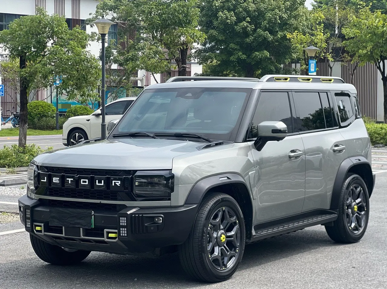 Jetour 2024 ShanHai T2 C- DM 1.5T 208KM Shan Ye Edition Automatic Gear - View 1