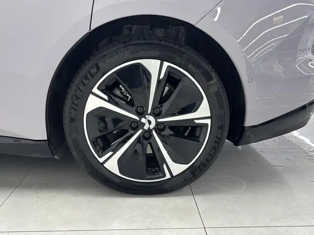 NIO 2024 ET5 75kWh automatic gear 5