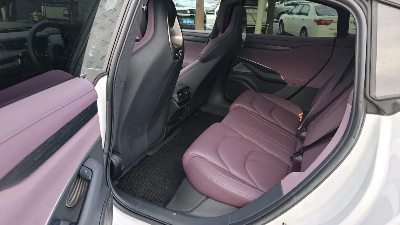 MI 2024 SU 7 800km 4-wheel drive ultra-long endurance high-end smart driving Max version automatic gear 5