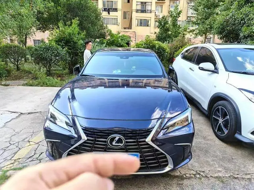Lexus ES (Imported) 2025 ES200 2.0 Stepless Edition Automatic Gear 2