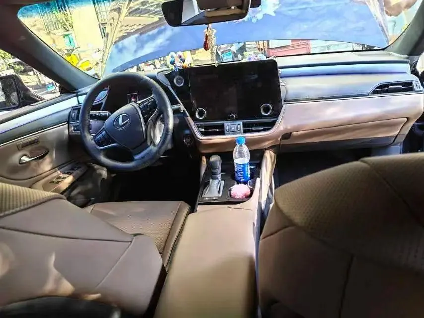 Lexus ES (Imported) 2025 ES200 2.0 Stepless Edition Automatic Gear 4
