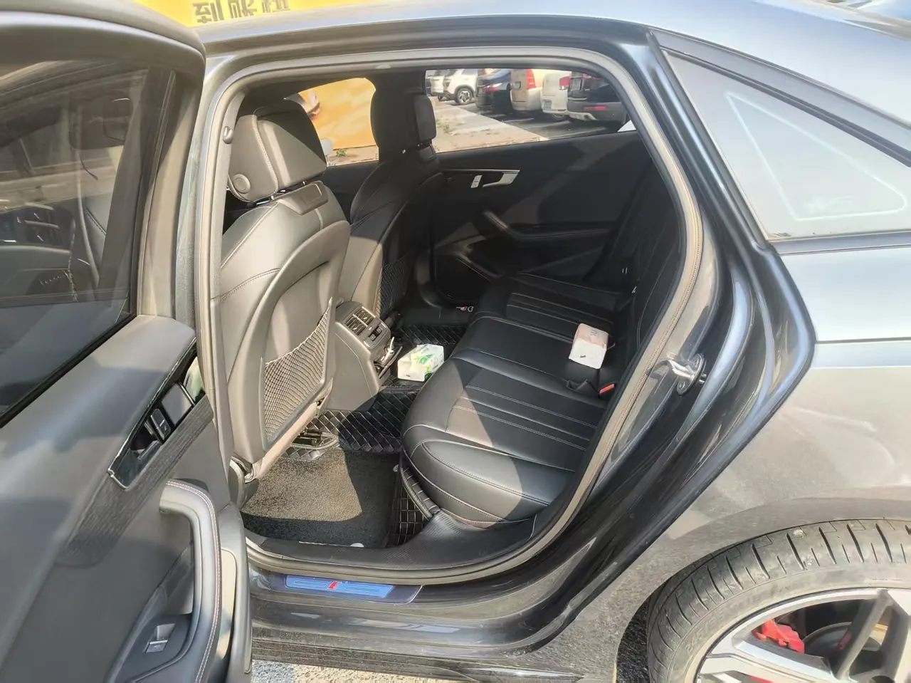Audi 2024 A4L 2.0TFSI 40TFSI Deluxe Dynamic Automatic 2