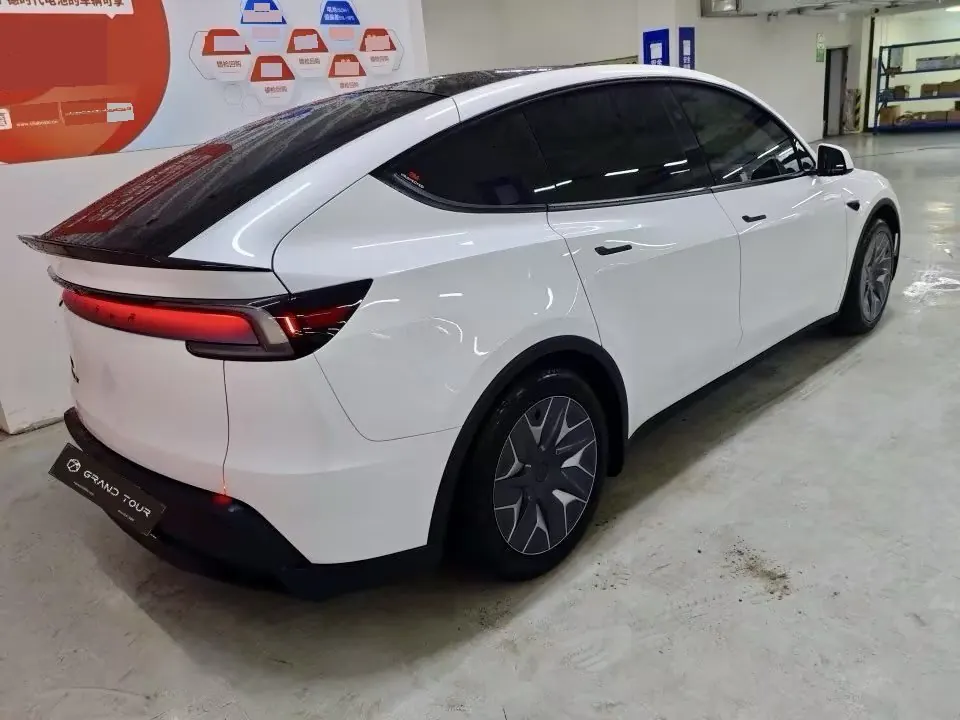 Tesla 2025 Model Y L Long Endurance All-Wheel Drive Automatic Transmission 4