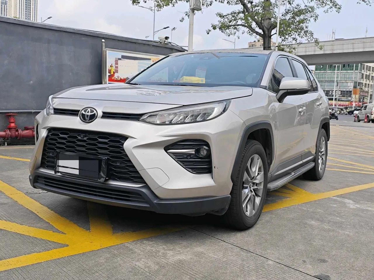 Open image lightbox: Toyota 2022 Willanda 2.0 Stepless Two-Drive Luxury PLUS Edition Automatic Gear