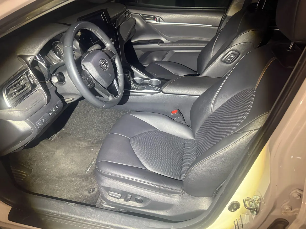 Toyota 2021 Camry 2.0G Stepless Deluxe Edition Automatic Gear 2