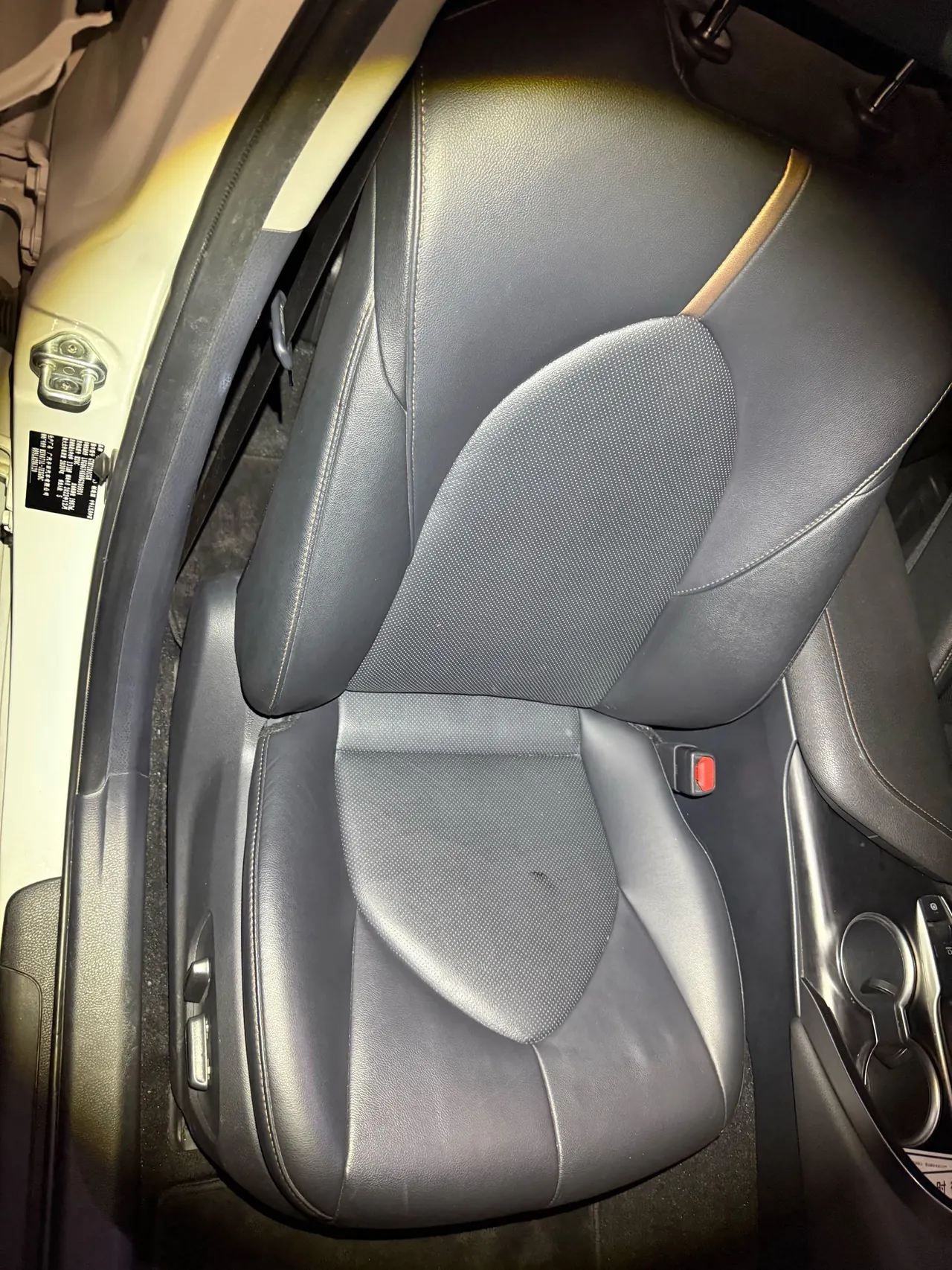 Toyota 2021 Camry 2.0G Stepless Deluxe Edition Automatic Gear 8