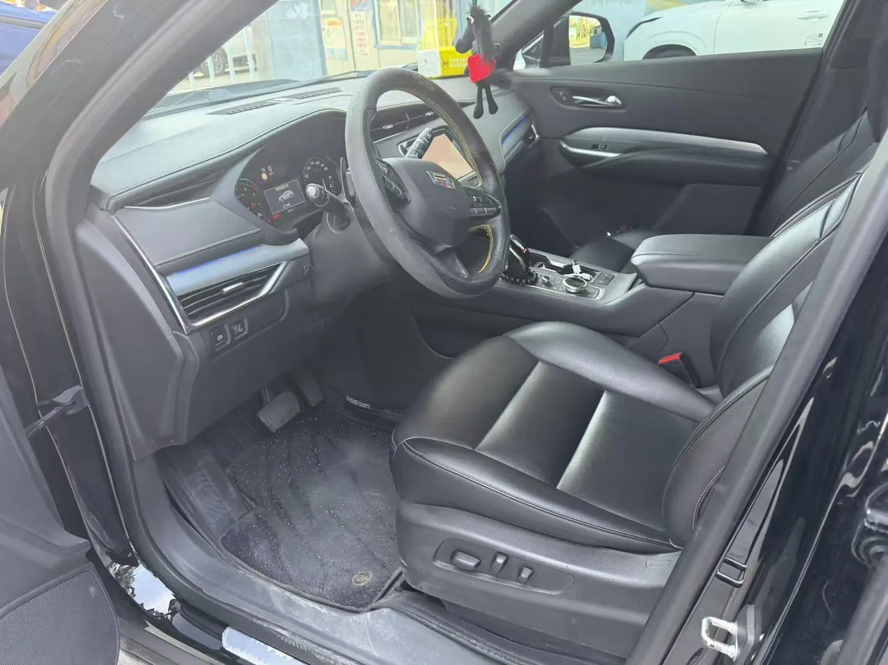 Cadillac 2020 XT4 2.0T 28T Two-Drive Leading Automatic Gear 3