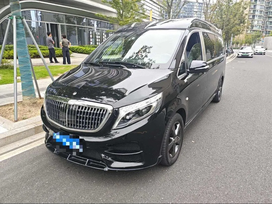 Открыть галерею: Mercedes Benz 2021 Vito 2.0T Elite Edition 7-seat Automatic Gear